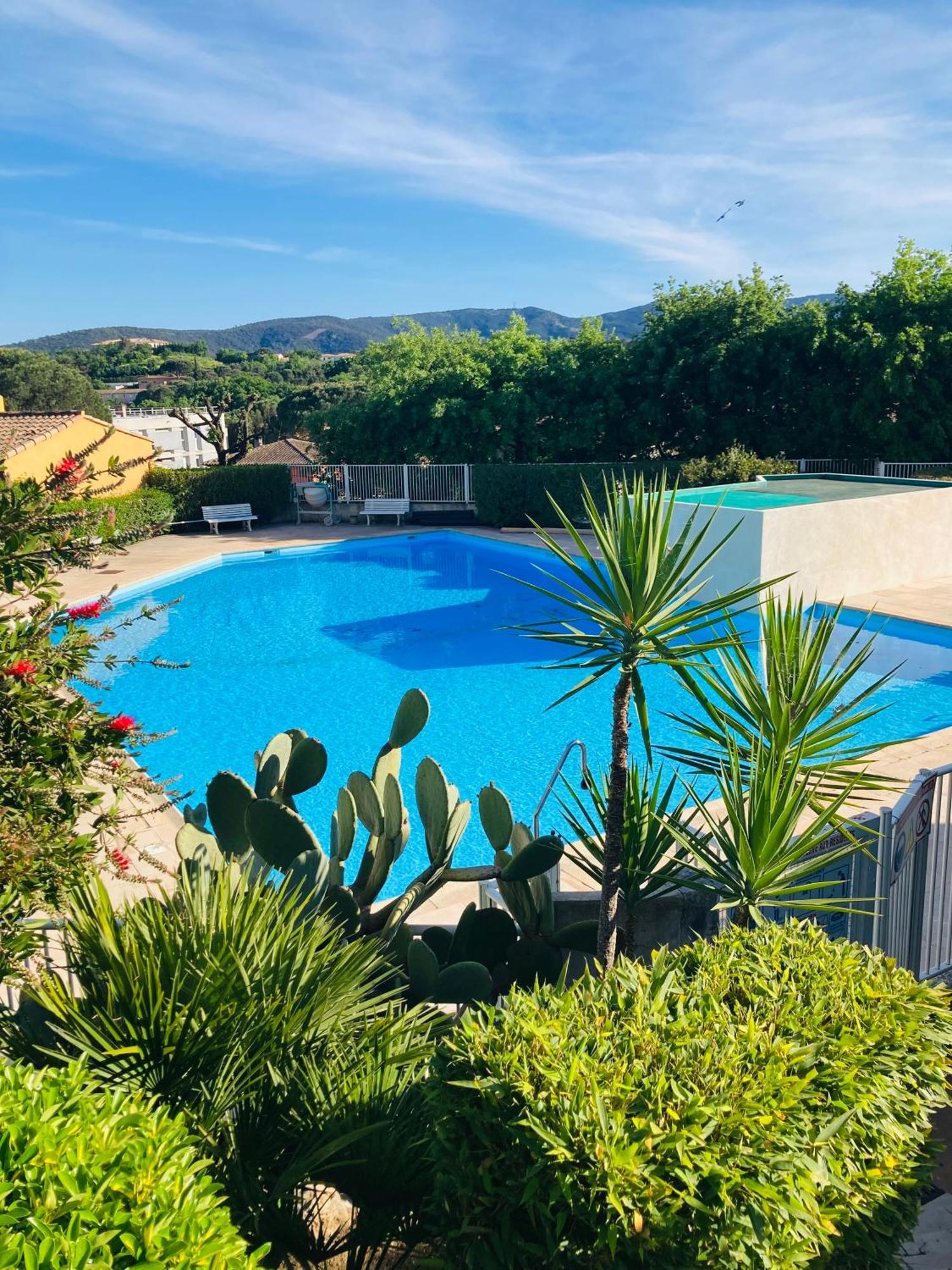 孔格林Mazet Renove Golfe De St Tropez别墅 外观 照片
